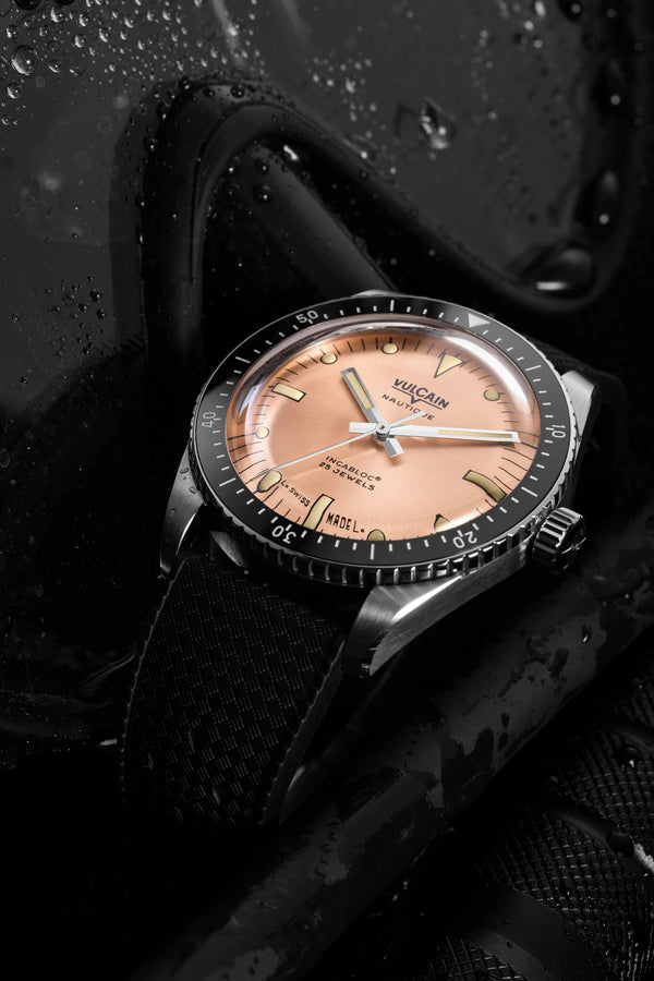 VULCAIN 窩路堅 Skindiver 潛水員系列200米鮭魚面機械腕錶 38mm 660170B87.BAC201