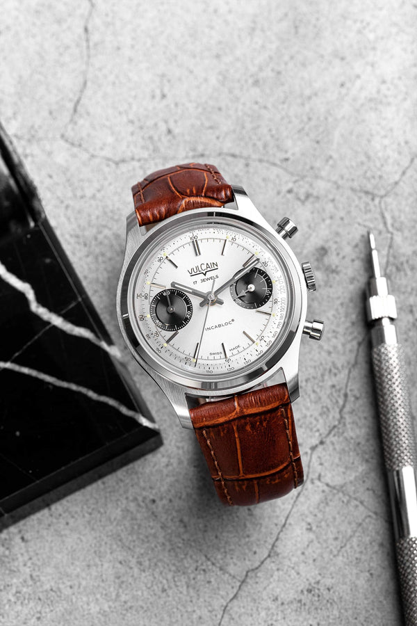 VULCAIN 窩路堅 1970系列熊貓面計時碼錶 38mm 640109A20.BAC201