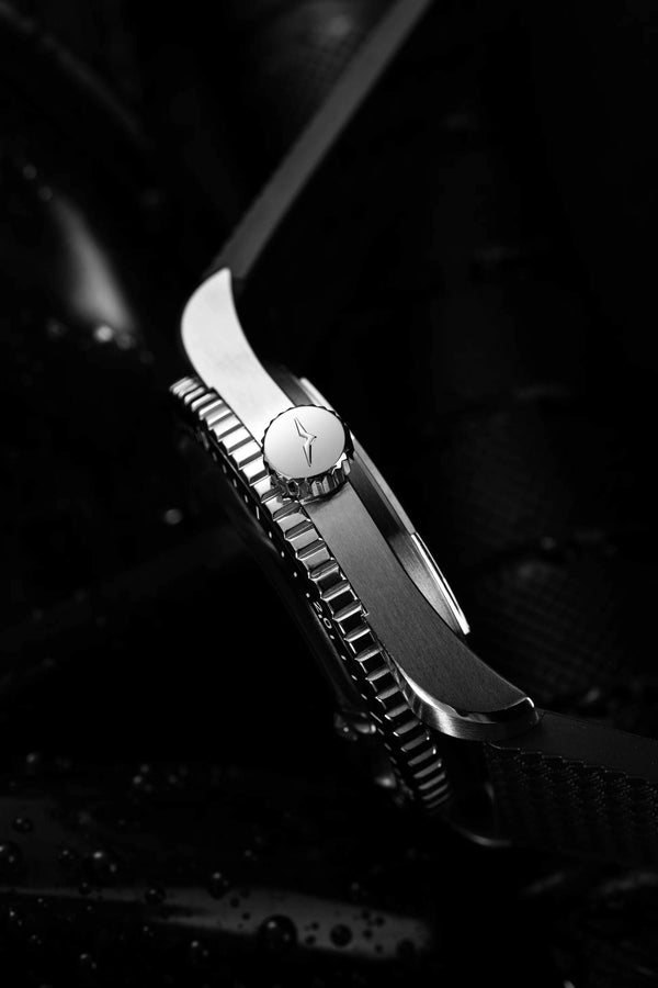 VULCAIN 窩路堅 Skindiver 潛水員系列200米鮭魚面機械腕錶 38mm 660170B87.BAC201