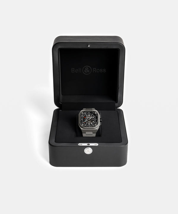 Bell & Ross 柏萊士 BR-X5 Racing 自製機芯鈦金屬碳纖維機械腕錶 41mm BRX5R-RAC-TI/STI