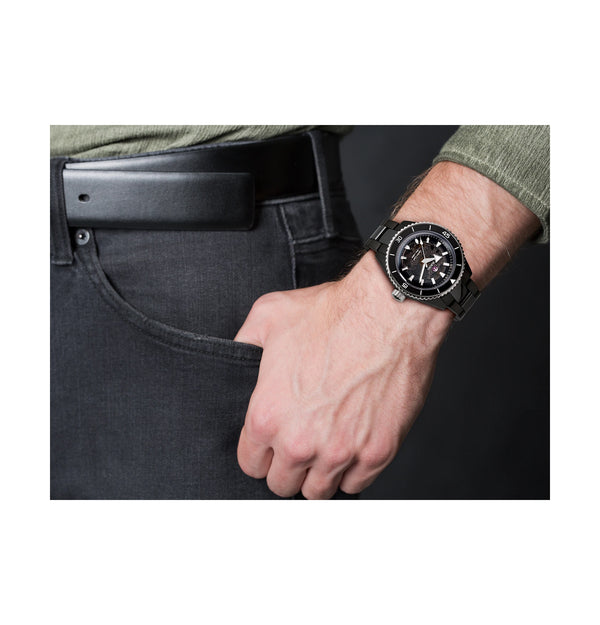 RADO 雷達錶 Captain Cook 庫克船長300米高科技陶瓷鏤空腕錶 43mm R32127152