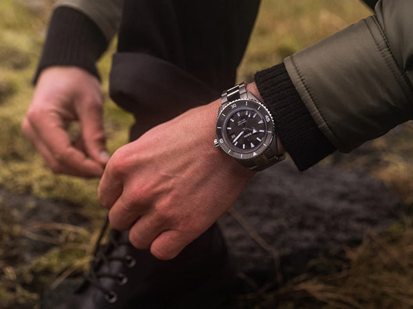 RADO 雷達錶 Captain Cook 庫克船長300米高科技陶瓷潛水腕錶 43mm R32144102