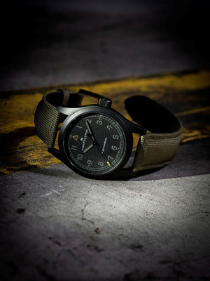 【Hamilton ✕ 決勝時刻聯名】卡其陸戰 38mm 黑魂軍錶 H69469930 開箱！《Modern Warfare 4》普萊斯上尉同款