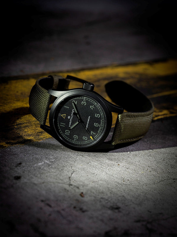 【Hamilton ✕ 決勝時刻聯名】卡其陸戰 38mm 黑魂軍錶 H69469930 開箱！《Modern Warfare 4》普萊斯上尉同款