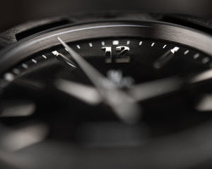 YEMA 野馬 Wristmaster Traveller 城市旅行家 SLIM CMM.20 八角形超薄自製機芯機械錶 39mm 76.24.06.SN.M