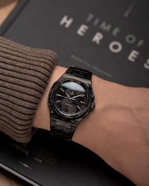 YEMA 野馬 Wristmaster Traveller 城市旅行家 SLIM CMM.20 八角形超薄自製機芯機械錶 39mm 76.24.06.SN.M