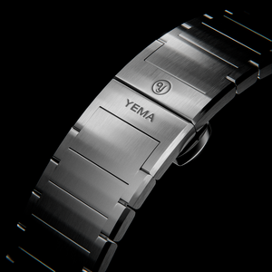 YEMA 野馬 Wristmaster Traveller 城市旅行家 SLIM CMM.20 八角形超薄自製機芯機械錶 39mm 76.24.03.SN.M