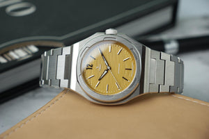 YEMA 野馬 Wristmaster Traveller 城市旅行家 SLIM CMM.20 八角形超薄自製機芯機械錶 39mm 76.24.03.SN.M