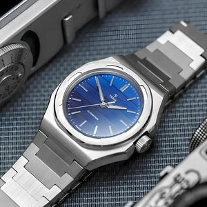 YEMA 野馬 Wristmaster Traveller 城市旅行家八角形機械錶 39mm YWTR24-GMS