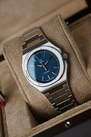 YEMA 野馬 Wristmaster Traveller 城市旅行家 SLIM CMM.20 八角形超薄自製機芯機械錶 39mm 76.24.05.SN.M