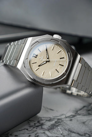 YEMA 野馬 Wristmaster Traveller 城市旅行家 SLIM CMM.20 八角形超薄自製機芯機械錶 39mm 76.24.09.SN.M