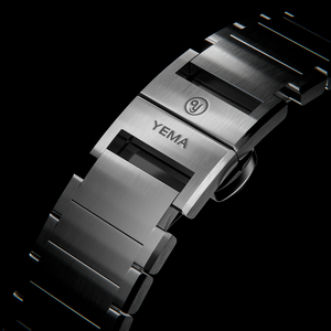 YEMA 野馬 Wristmaster Traveller 城市旅行家 SLIM CMM.20 八角形超薄自製機芯機械錶 39mm 76.24.09.SN.M