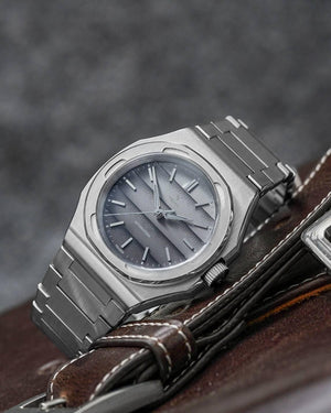 YEMA 野馬 Wristmaster Traveller 城市旅行家八角形機械錶 39mm YWTR24-CMS