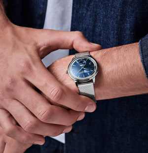 Frederique Constant 康斯登 Classics Moneta Moonphase系列優雅月相石英腕錶 37mm FC-206N3S6B