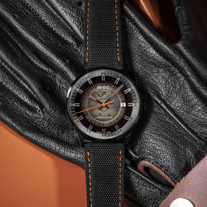 MIDO 美度 Commander Gradient 香榭系列煙灰漸層黑色PVD80小時機械腕錶 40mm M0214073741100 - 新萬國鐘錶