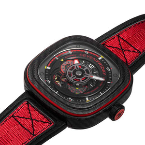 SEVENFRIDAY P系列 P3C/04 黑色碳纖維，紅色飾條上錶框 限時發行