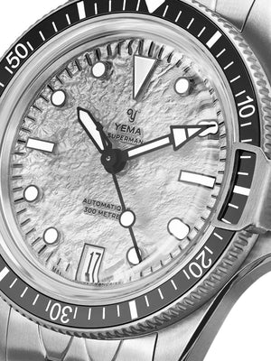 YEMA 野馬 Superman系列 MoonTide 月海 CMM.11 自製機芯機械月之鈦金屬腕錶 38.5mm 12.26.11.66.TNL.MT - 新萬國鐘錶
