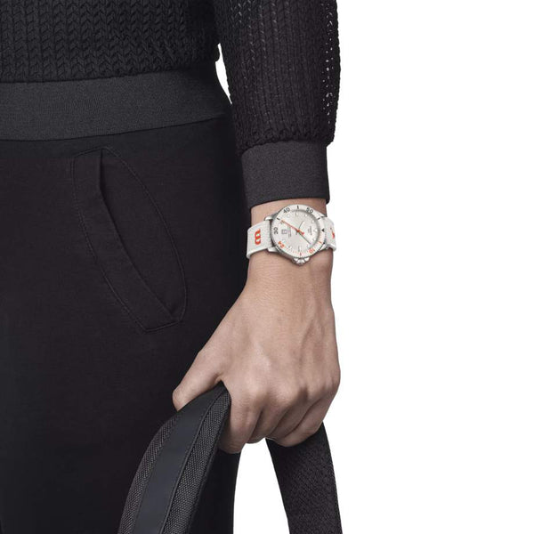 TISSOT 天梭 Seastar 海星系列300米WNBA威爾森美國女職籃特別版 40mm T1204101701100