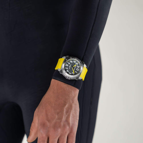 Hamilton 漢米爾頓卡其海軍鈦金屬1000米 BELOWZERO 80小時機械錶 46mm H78535380