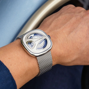 SEVENFRIDAY M-Series 機械腕錶 ME1-01M | 47 x 47.6 毫米 - 新萬國鐘錶