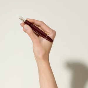 MONTBLANC 萬寶龍大師傑作大班系列 149 紅金酒紅色鋼筆 M尖 MB136758 - 新萬國鐘錶