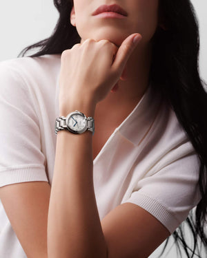 LONGINES 浪琴 PrimaLuna 新月系列珍珠母貝真鑽自動上鏈機械腕錶 30mm L81134876 - 新萬國鐘錶