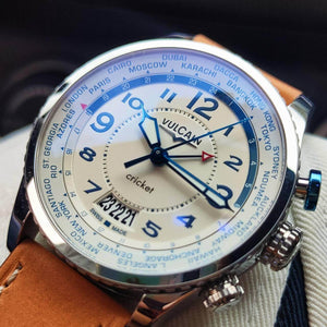 VULCAIN 窩路堅領航員系列鬧鈴手上鍊世界時區白面腕錶 42mm 110163A77.BFC111