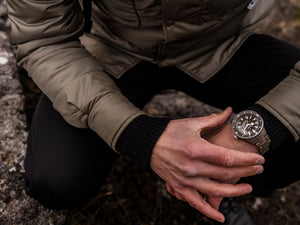 RADO 雷達錶 Captain Cook 庫克船長300米高科技啞光橄欖綠陶瓷潛水腕錶 43mm R32130312