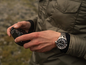 RADO 雷達錶 Captain Cook 庫克船長300米高科技陶瓷潛水腕錶 43mm R32144102