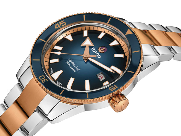 RADO 雷達錶 Captain Cook 庫克船長300米PVD玫瑰金藍面陶瓷潛水腕錶 42mm R32137203