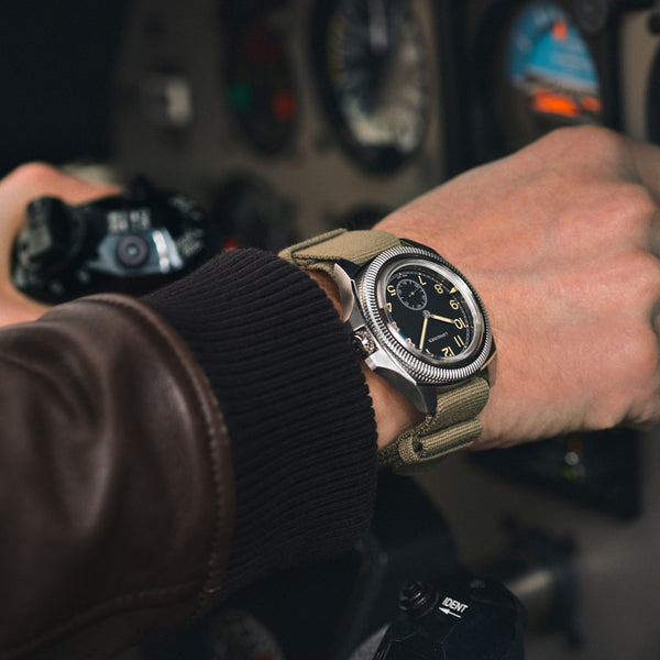 LONGINES 浪琴錶 PILOT MAJETEK 經典復刻飛行腕錶套裝版 43mm L28384539