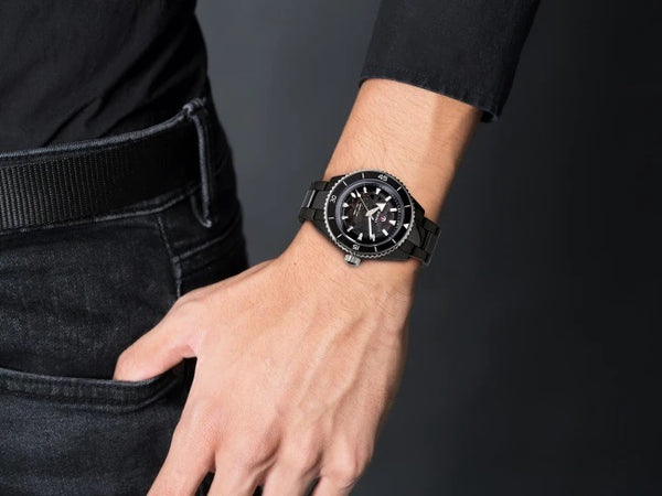 RADO 雷達錶 Captain Cook 庫克船長300米高科技陶瓷鏤空腕錶 43mm R32127152